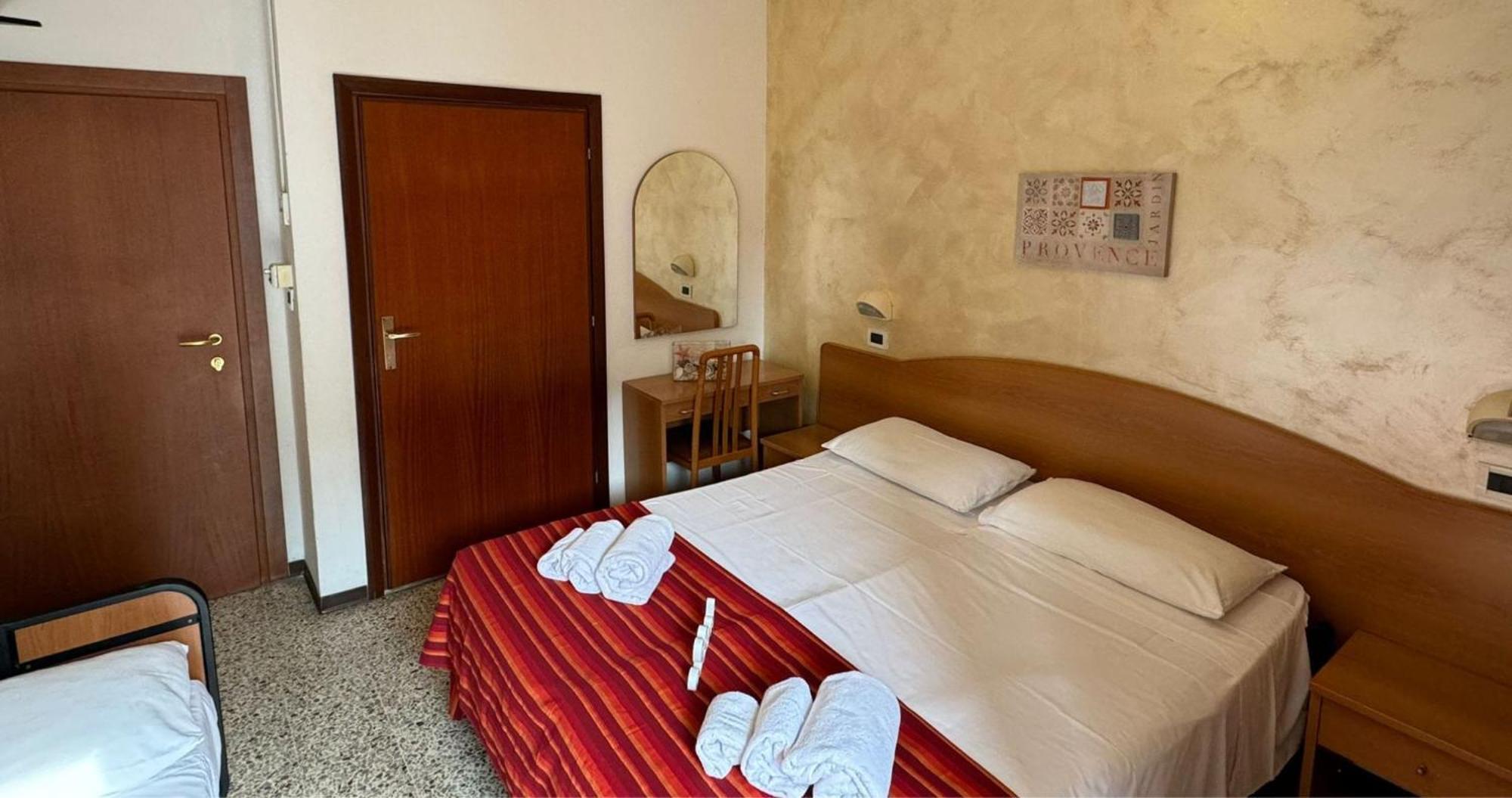 Hotel Caruso Rímini Exterior foto